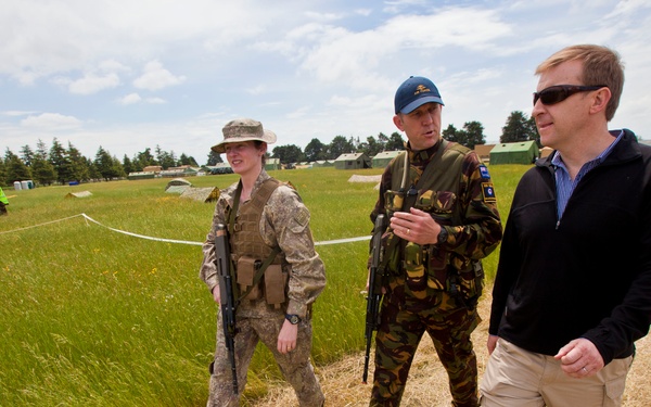 NZ Defence Minister observes SK13 at ground level