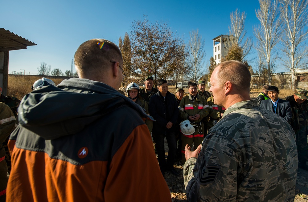 376th Air Expeditionary Wing performs joint vehicle training with Transit Center Manas Airport firefighters