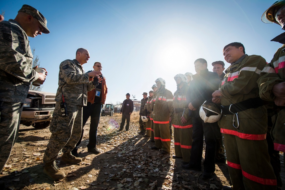 376th Air Expeditionary Wing performs joint vehicle training with Transit Center Manas Airport firefighters