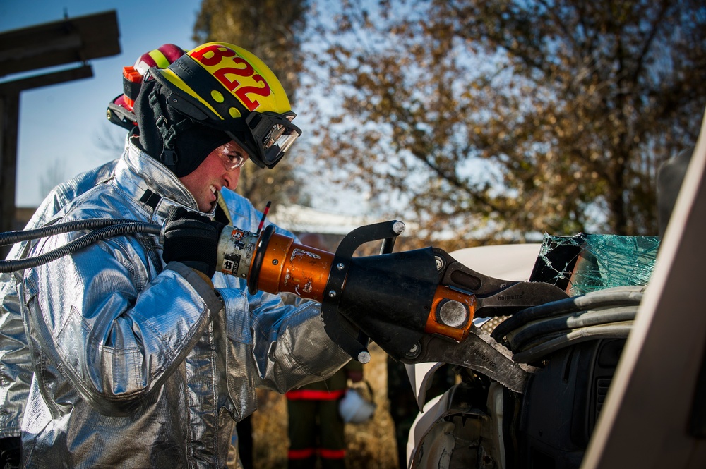 376th Air Expeditionary Wing performs joint vehicle training with Transit Center Manas Airport firefighters