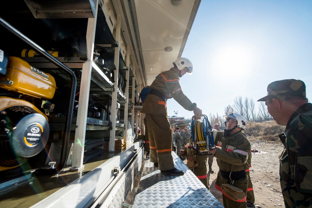 376th Air Expeditionary Wing performs joint vehicle training with Transit Center Manas Airport firefighters