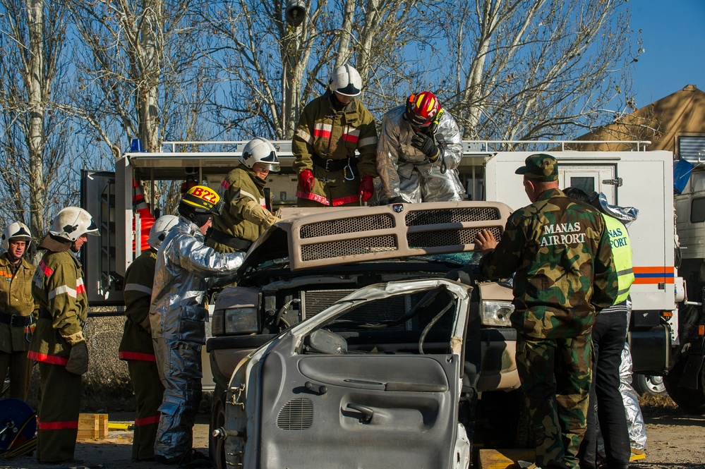 376th Air Expeditionary Wing performs joint vehicle training with Transit Center Manas Airport firefighters