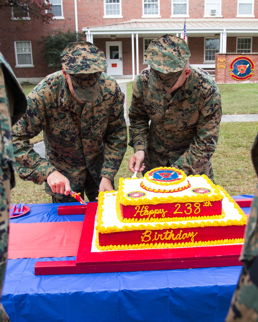 26th MEU cake-cutting ceremony