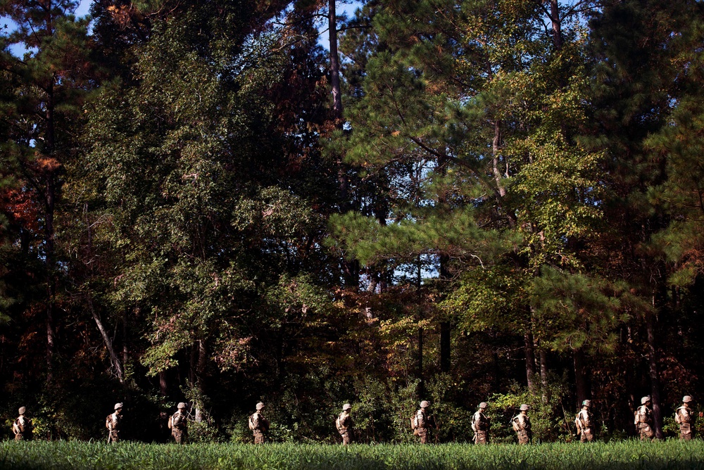 Female Marine infantry students tackle patrol week