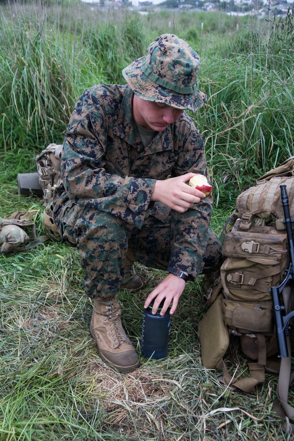 Troops from US, NZ, France conduct convoy operations during Southern Katipo