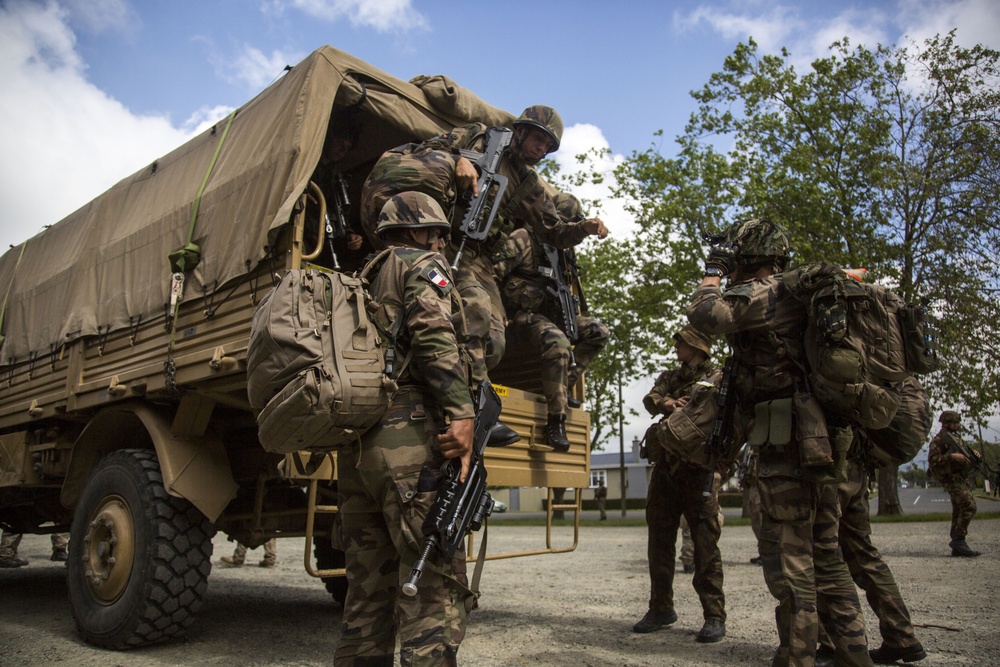 Troops from US, NZ, France conduct convoy operations during Southern Katipo