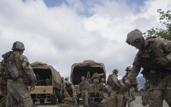 Troops from US, NZ, France conduct convoy operations during Southern Katipo