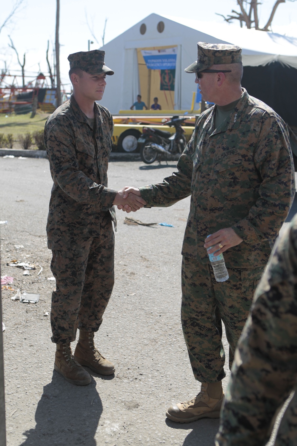Joint Task Force 505 commander visits Marines in Tacloban