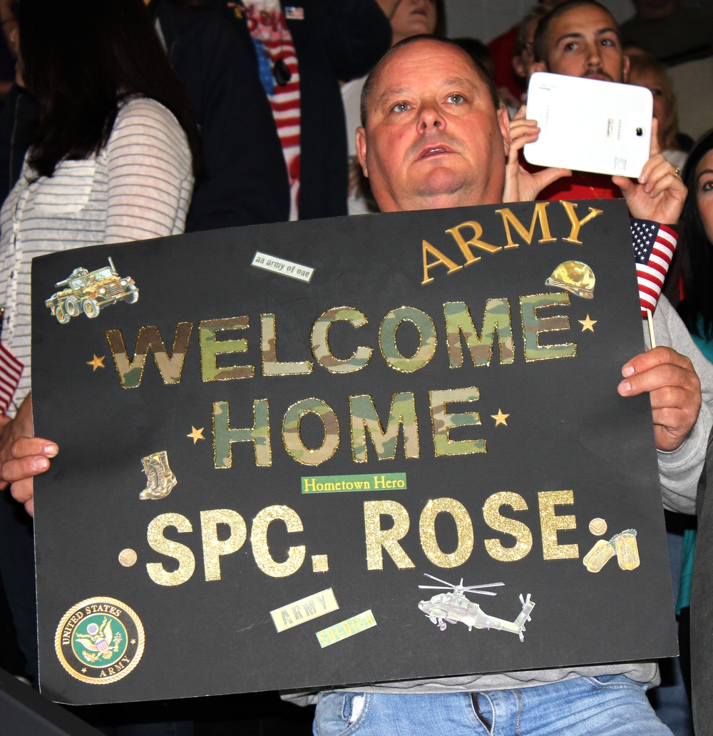 Big Red One soldier’s return home in time for the holidays