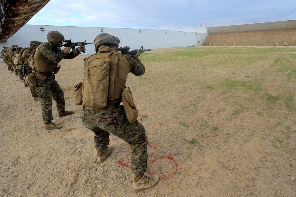 Crisis Response Marines conduct live-fire in Spain