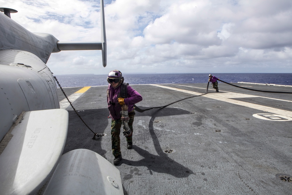 USS George Washington provides Ospreys expeditious refueling point
