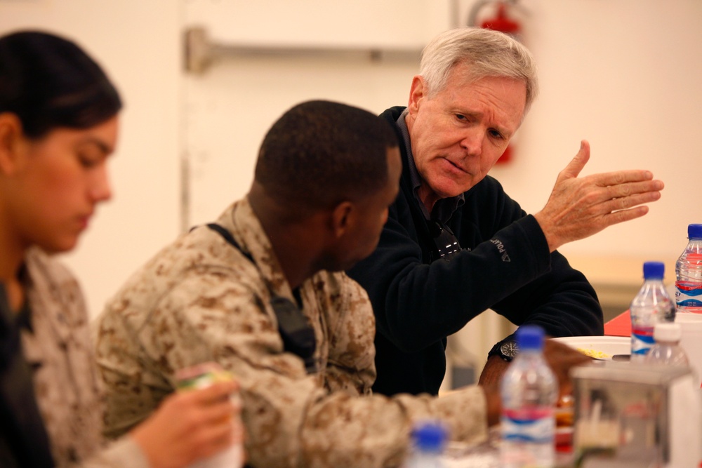 Secretary of the Navy Ray Mabus visits 2nd MAW (FWD)