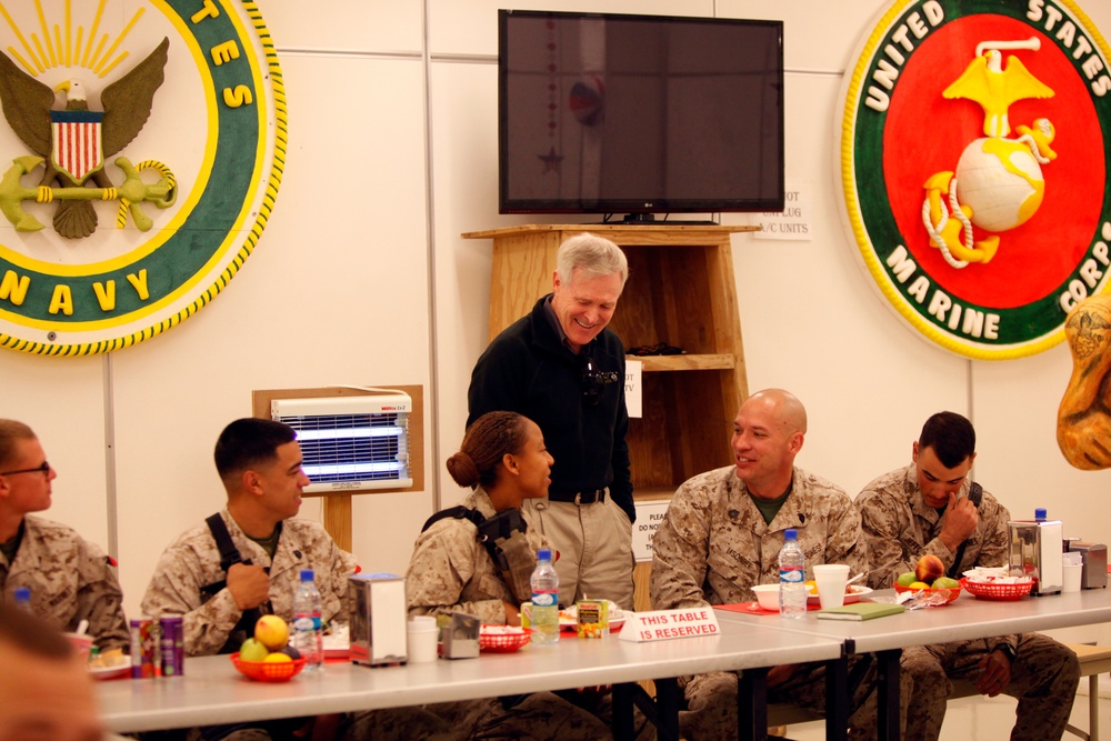 Secretary of the Navy Ray Mabus visits 2nd MAW (FWD)