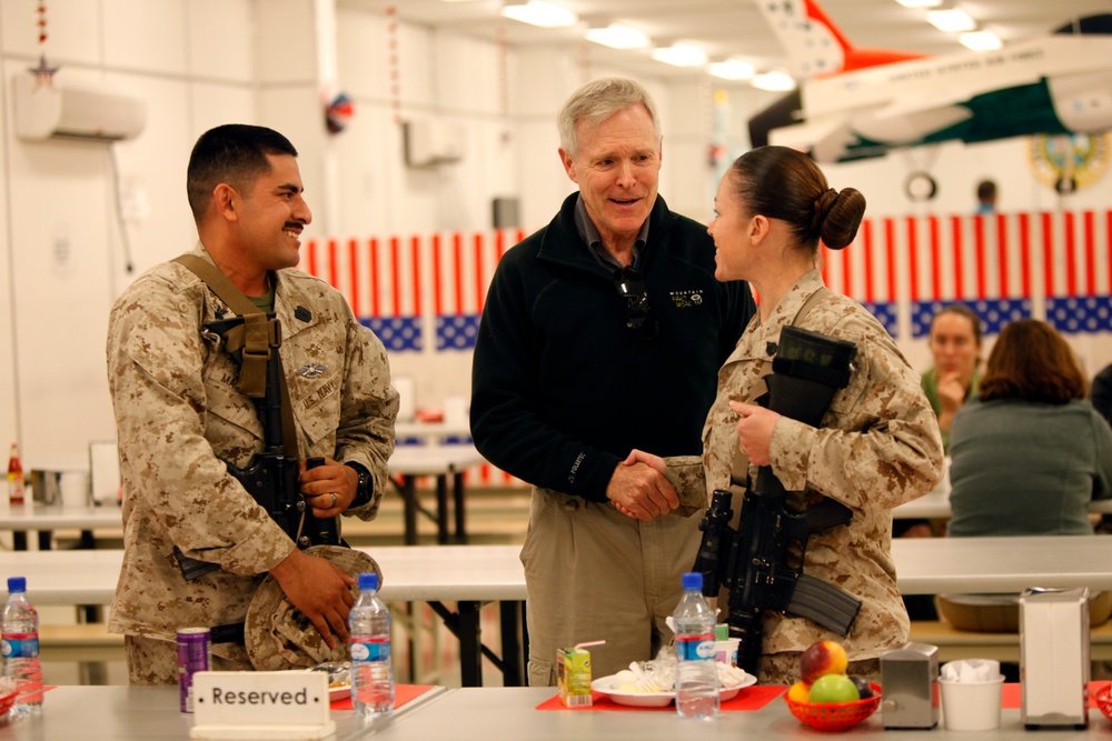 Secretary of the Navy Ray Mabus visits 2nd MAW (FWD)