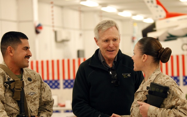 Secretary of the Navy Ray Mabus visits 2nd MAW (FWD)