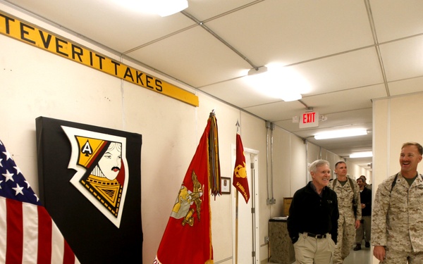 Secretary of the Navy Ray Mabus visits 2nd MAW (FWD)