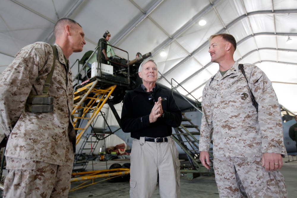 Secretary of the Navy Ray Mabus visits 2nd MAW (FWD)