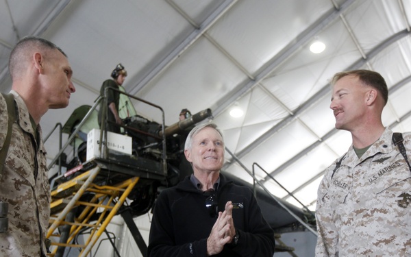 Secretary of the Navy Ray Mabus visits 2nd MAW (FWD)