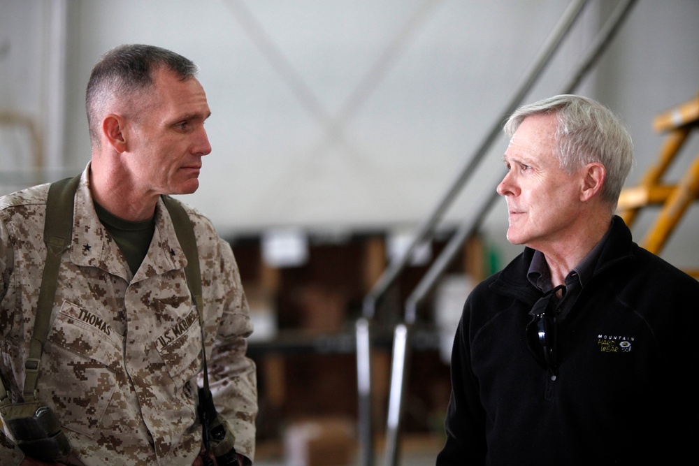 Secretary of the Navy Ray Mabus visits 2nd MAW (FWD)