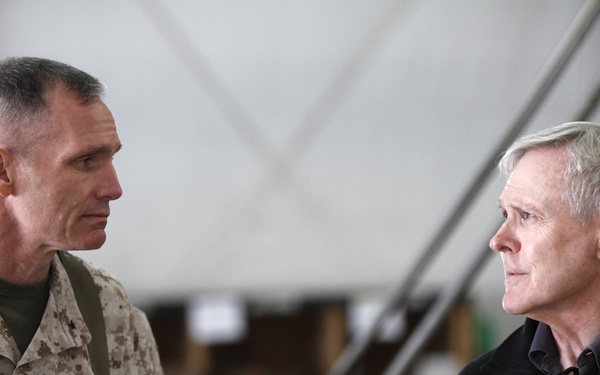 Secretary of the Navy Ray Mabus visits 2nd MAW (FWD)