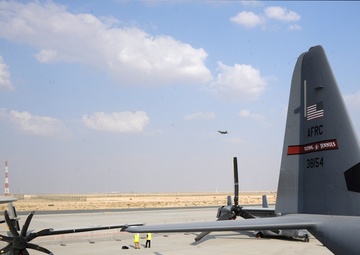 DOD supports 2013 Dubai Airshow