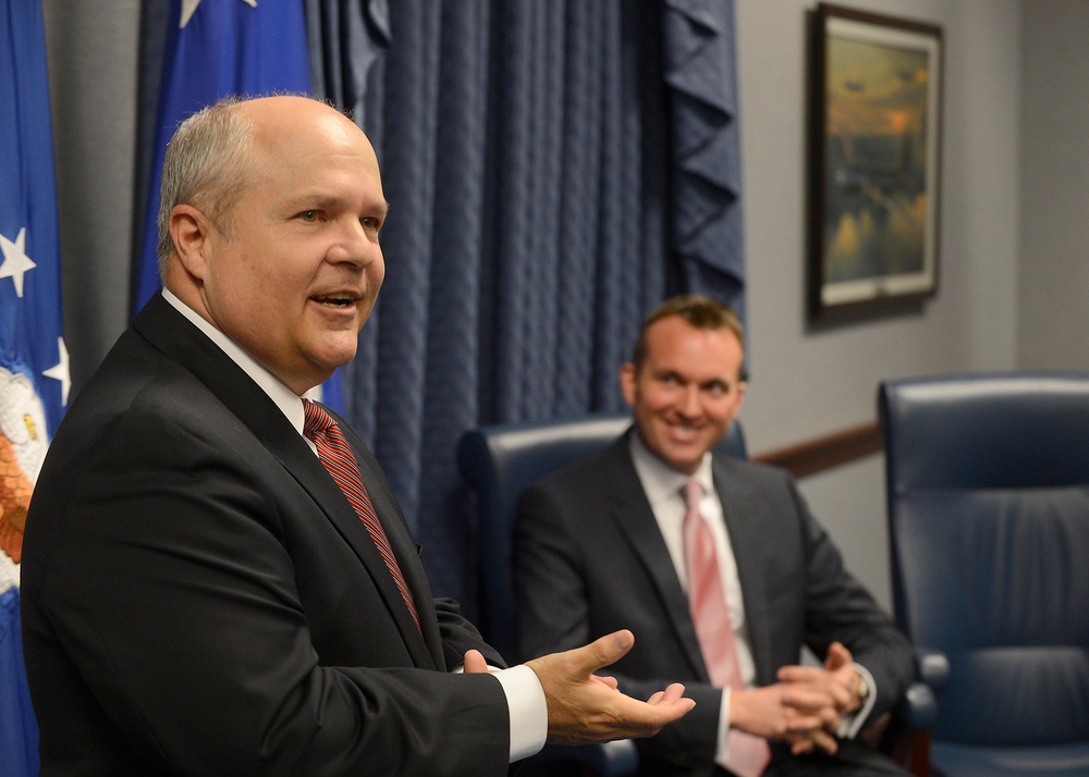 Eric Fanning presents Zuckert Management Award in honor of Maj. Gen. Charles Lyon, retired