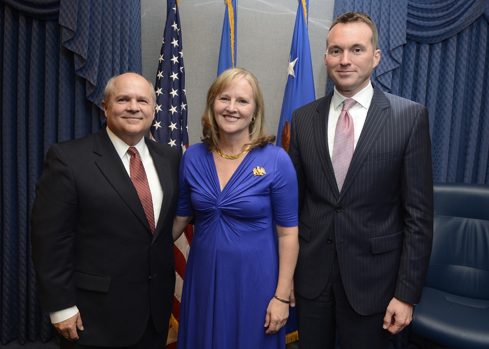 Eric Fanning presents Zuckert Management Award in honor of Maj. Gen. Charles Lyon, retired