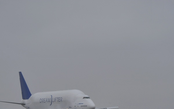 Boeing Dreamlifter lands at McConnell AFB