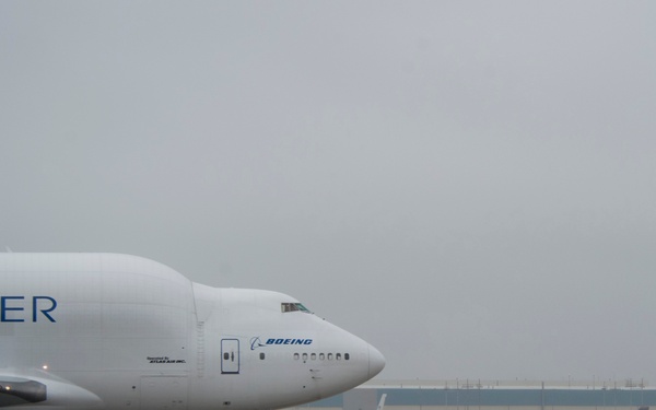 Boeing Dreamlifter lands at McConnell AFB