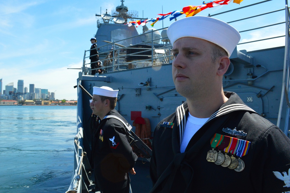 USS Chosin arrives Sydney for International Fleet Review