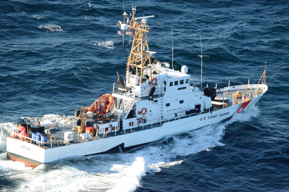 CGC Orcas patrols off the coast of Oregon