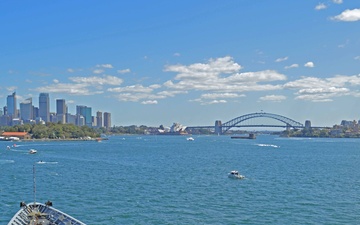 USS Chosin arrives Sydney for International Fleet Review