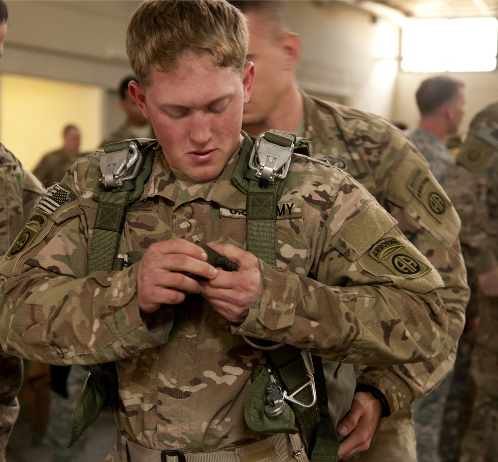 Airborne reenlistment