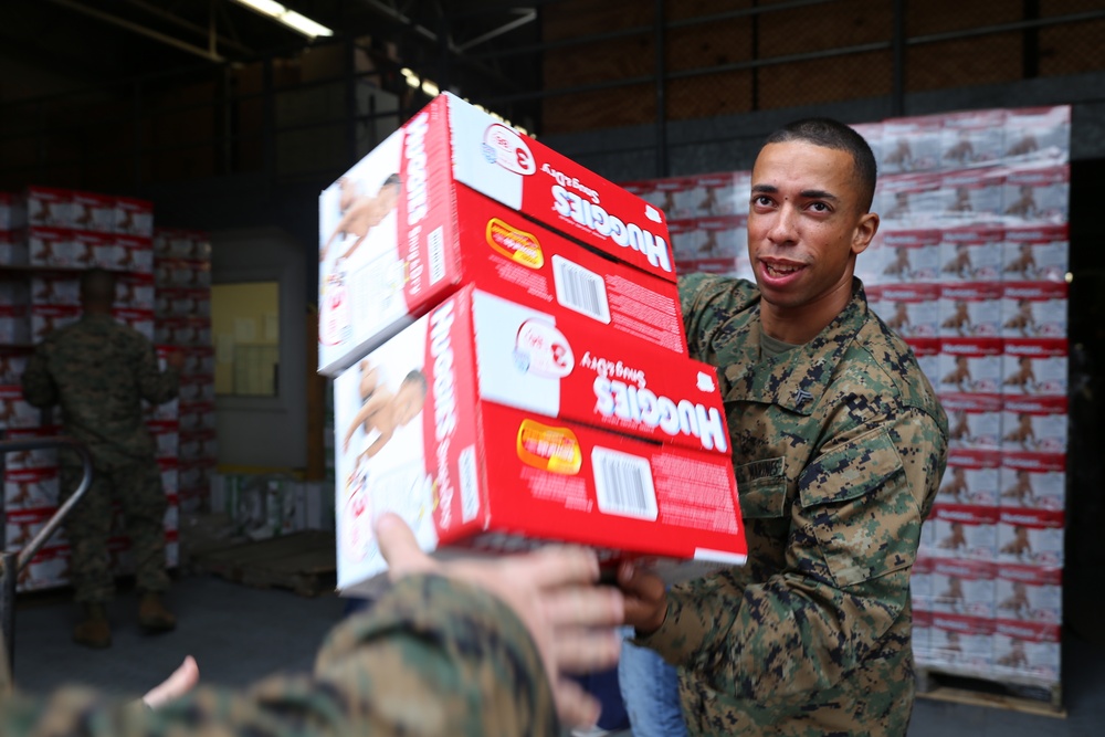 11th MEU Receives Huggies Diapers