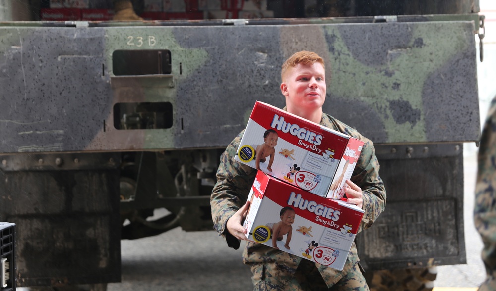 11th MEU Receives Huggies Diapers