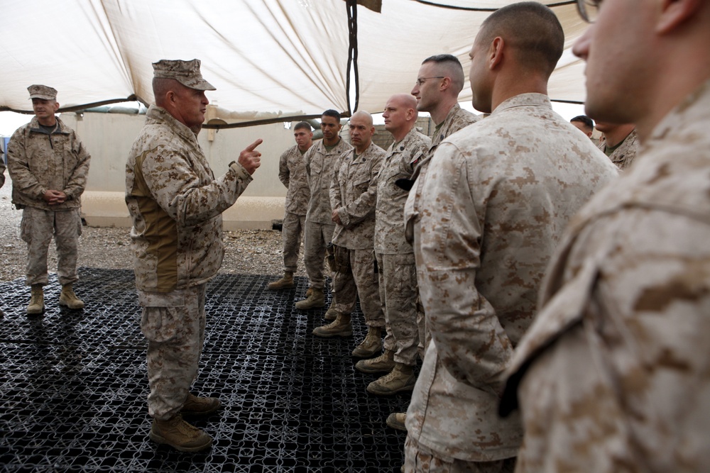 MGen Fox and SgtMaj VanOostrom; II MEF Visit with 2nd MAW (FWD)