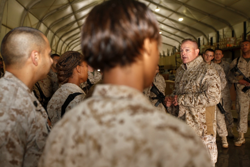 MGen Fox and SgtMaj VanOostrom; II MEF Visit with 2nd MAW (FWD)