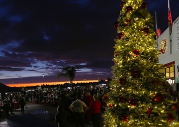 Santa, Grinch visit Miramar