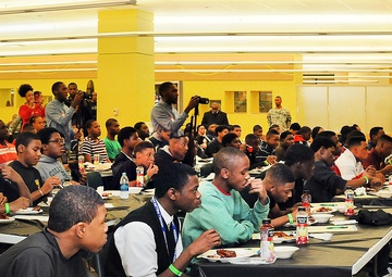 Soldiers partner with Steve Harvey to mentor Chicago teens