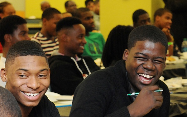 Steve Harvey partners with US Army to mentor Chicago teens