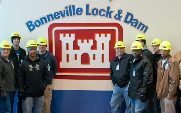 Engineers pass through Cascade Locks