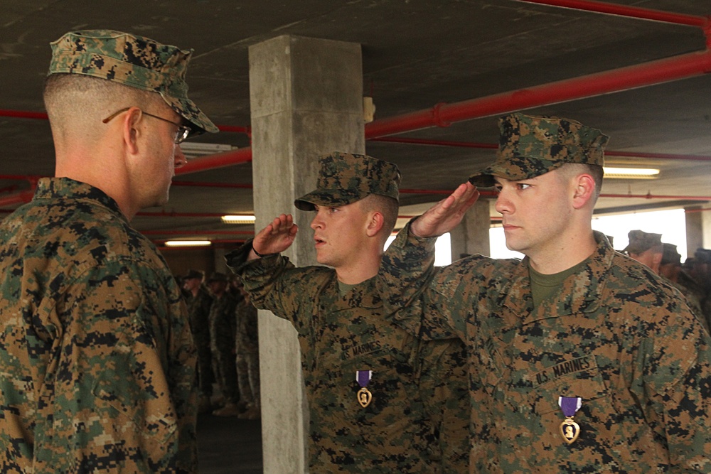'Darkside’ awards Purple Heart medals to Marines