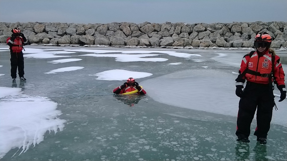 Station Harbor Beach practices ice rescue