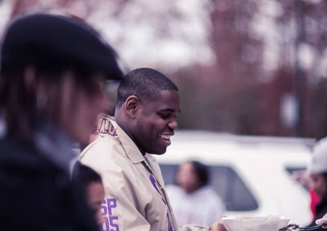 MCRC Marines give back during Thanksgiving season