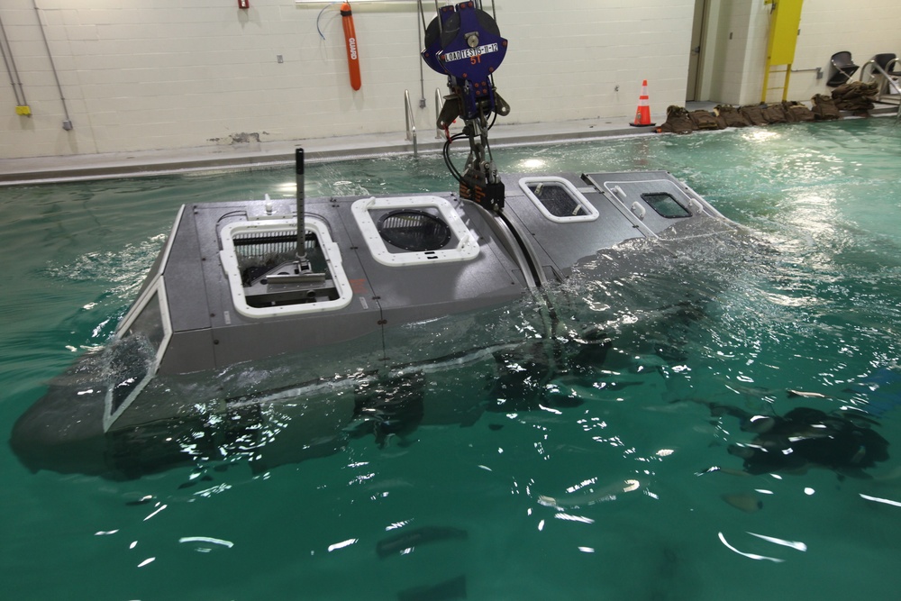 22nd MEU conducts helo dunker training