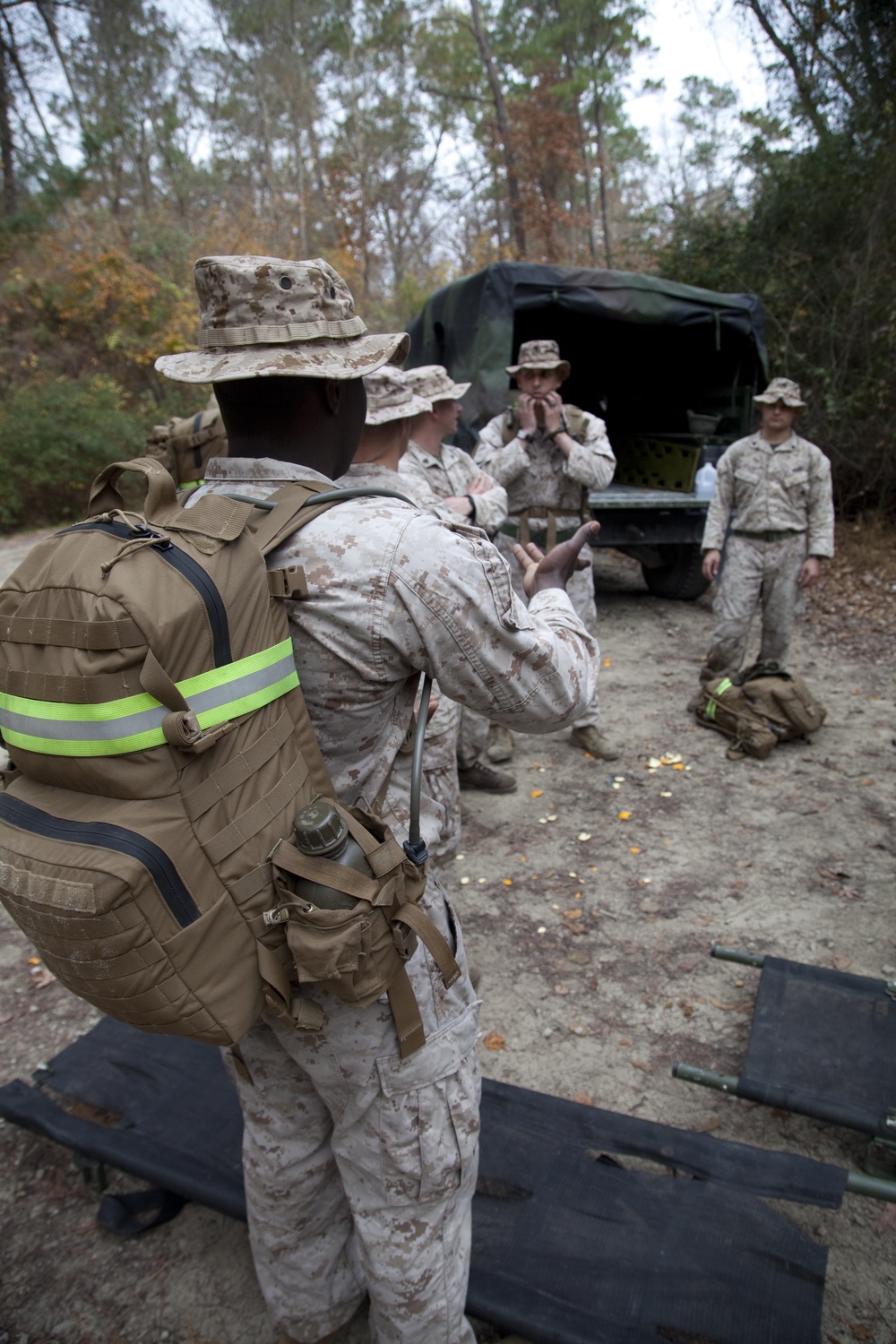 SOI-E Marines perform in a squad competition