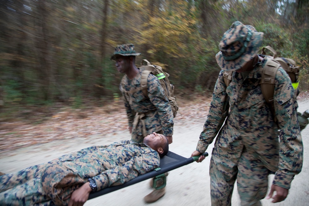 SOI-E Marines perform in a squad competition