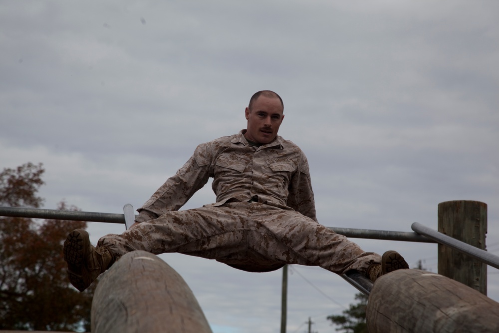 SOI-E Marines perform in a squad competition