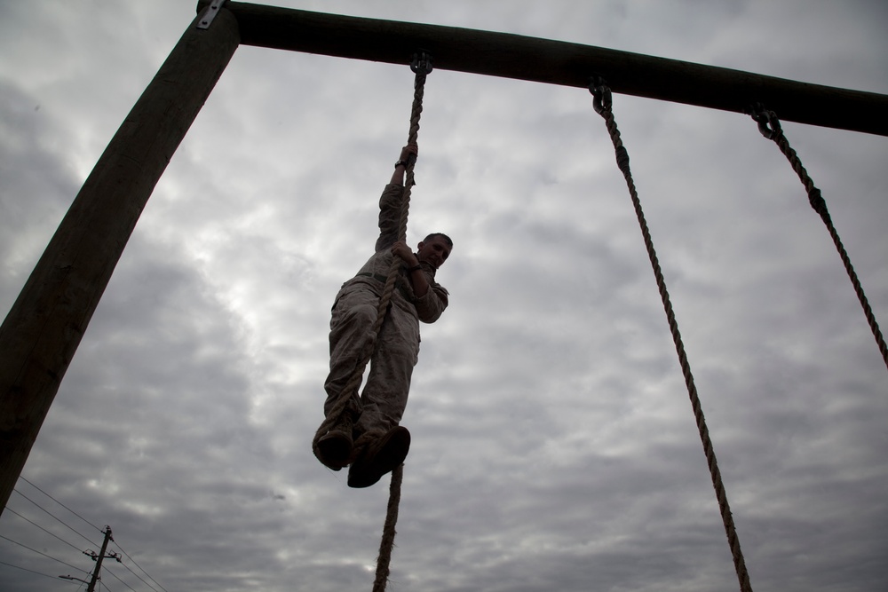 SOI-E Marines perform in a squad competition