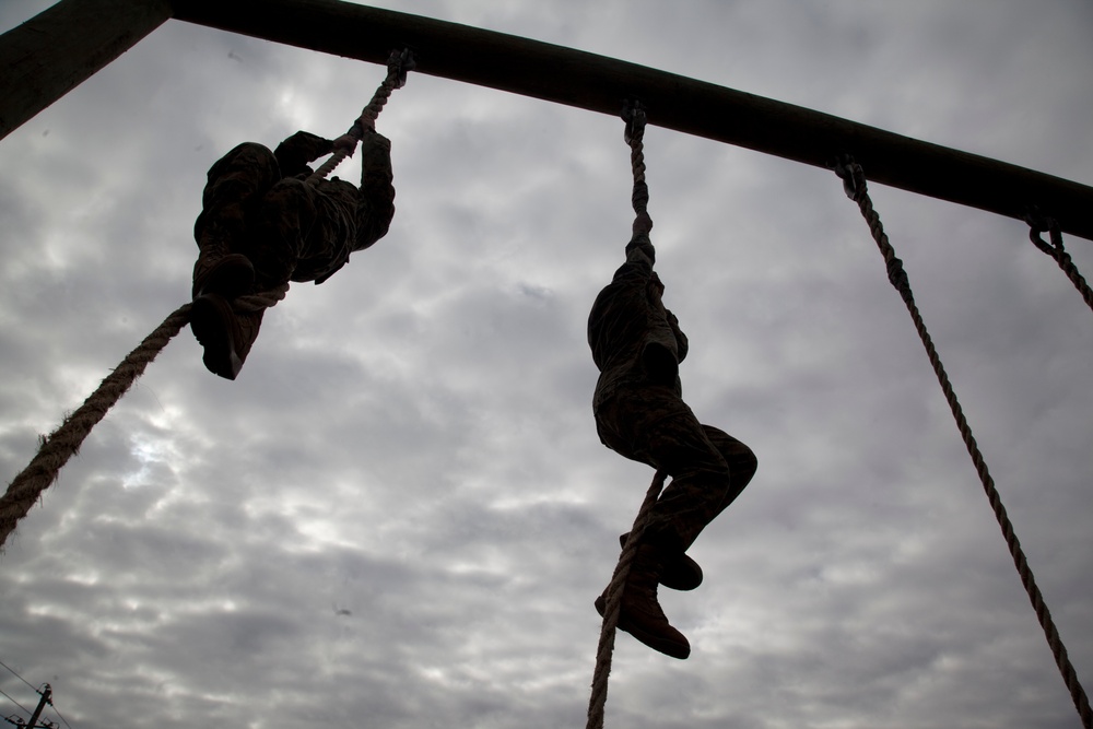 SOI-E Marines perform in a squad competition